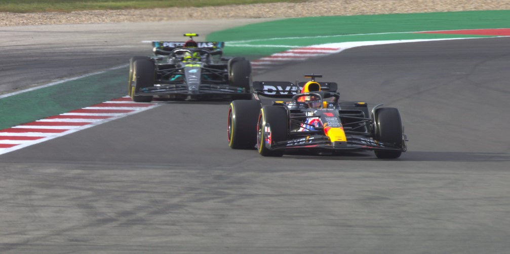 Hamilton je mogao pobijediti da je Mercedes napravio bolju strategiju – Verstappen