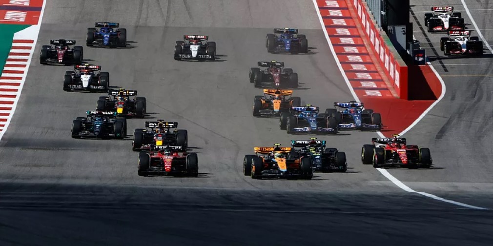 Sainz je povukao ‘Monaco Loews’ potez protiv Hamiltona na startu VN SAD-a