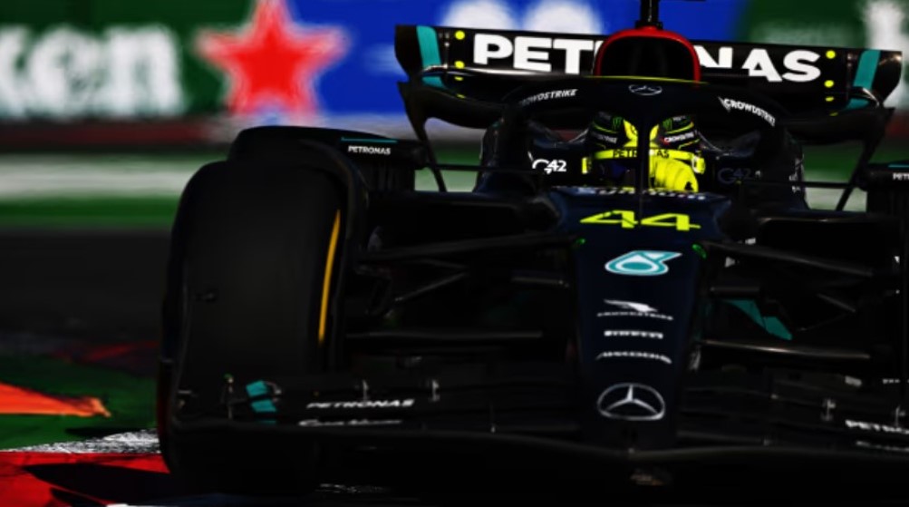 Hamilton očekuje od Mercedesa konkurentan bolid za borbu protiv Red Bulla