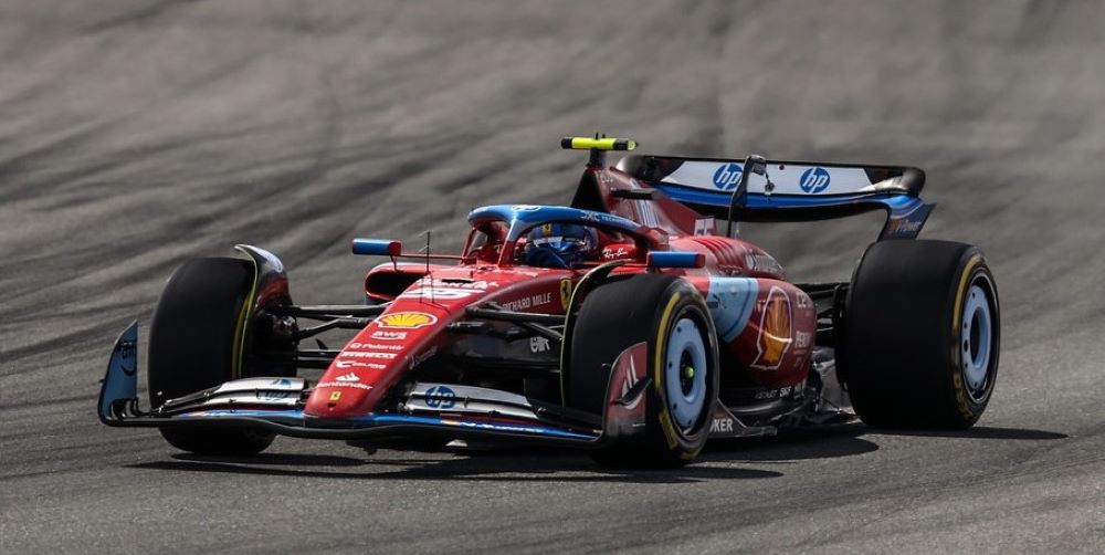 Sainz: Poskakivanje u brzim zavojima “ubija” Ferrari