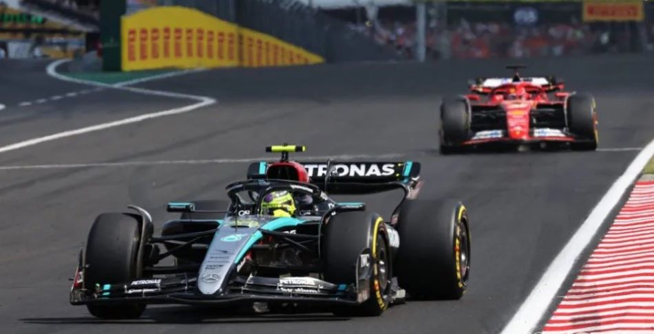Russell vjeruje da Hamilton ne bi potpisao za Ferrari da je Mercedes imao sadašnje performanse