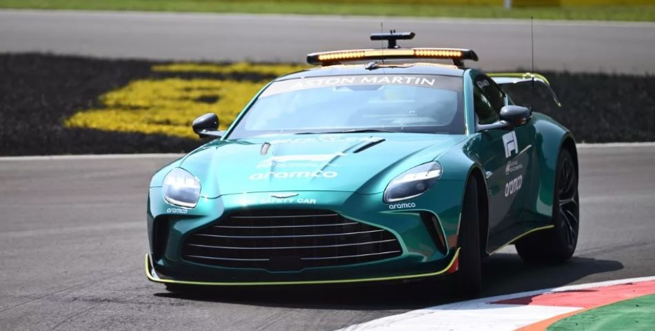 Sigurnosni automobil u bizarnom incidentu tokom testiranja staze u Monzi