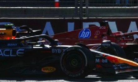 Perez i Sainz “čisti” za incident pred kraj utrke u Bakuu