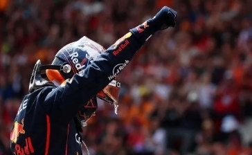 Marko tvrdi: Max Verstappen ostaje u Red Bullu