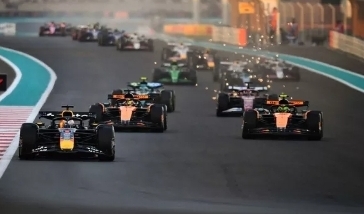 Verstappen: Borba protiv 2 McLarena je bila moja prednost