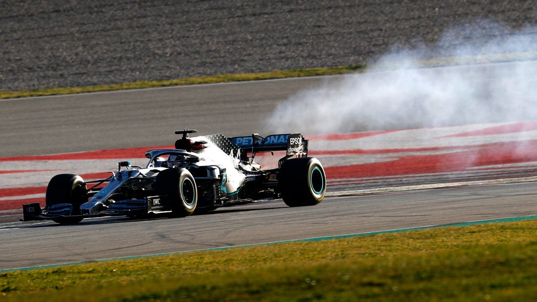 Mercedes ne razumije zašto im izlazi dim iz motora