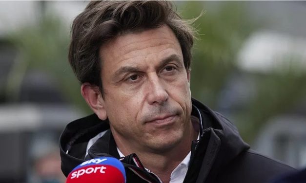 Wolff: Promjena propisa za zaustavljanje Red Bulla uništilo bi F1