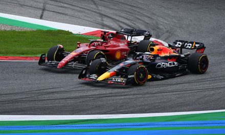 Hughes: Verstappen se ‘potpuno drugačije’ utrkuje protiv Leclererca nego protiv Hamiltona prošle godine