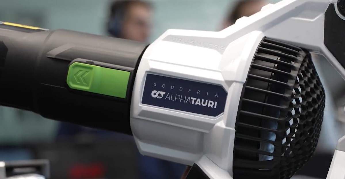 Video: AlphaTauri upalio AT04