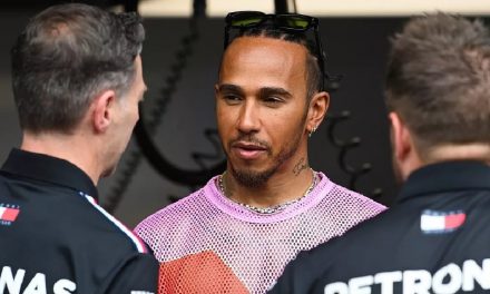 Hamilton: Moj tim radi na ugovoru sa Wolffom