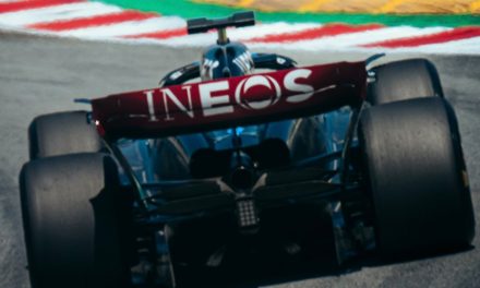 Mercedes upalio svoj W15 bolid za 2024