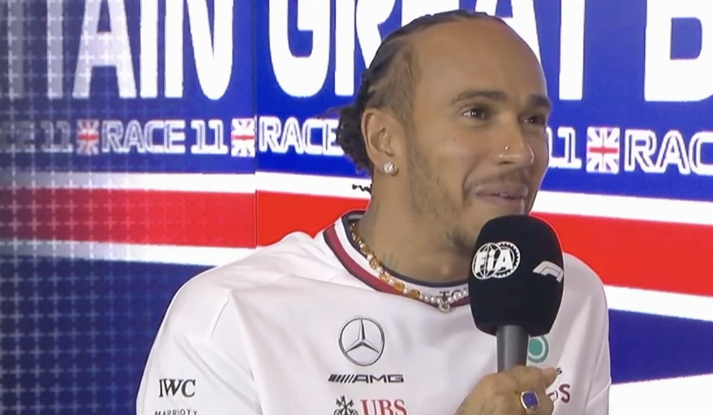 Hamilton: Volio bih da nam navijači daju pola sekunde