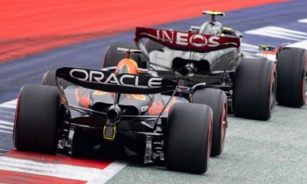 Wolff optužuje Verstappena za “osvetnički prekršaj”