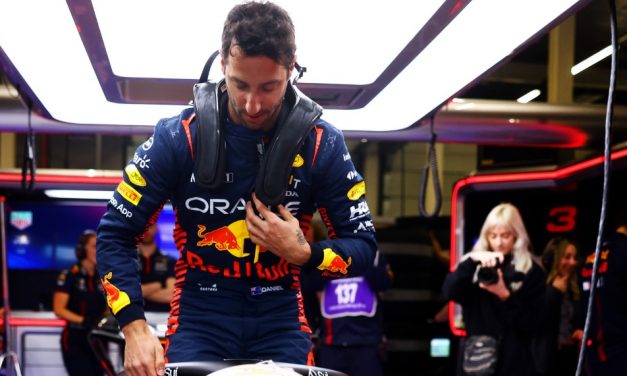 ZVANIČNO: RICCIARDO MIJENJA DE VRIESA U ALPHATAURIJU DO KRAJA SEZONE!