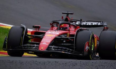 Charles Leclerc najbrži na 1. treningu u Singapuru