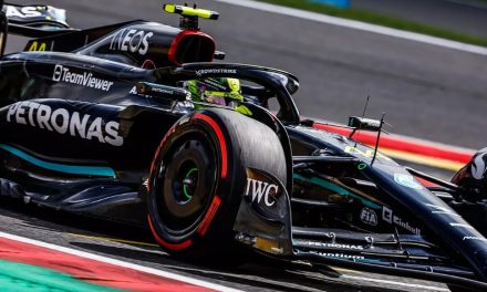 Mercedes misli da je pronašao pravu visinu za W15 bolid