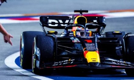 Max Verstappen najbrži na 2. treningu zaustavljenom zbog crvene zastave od strane Gaslya