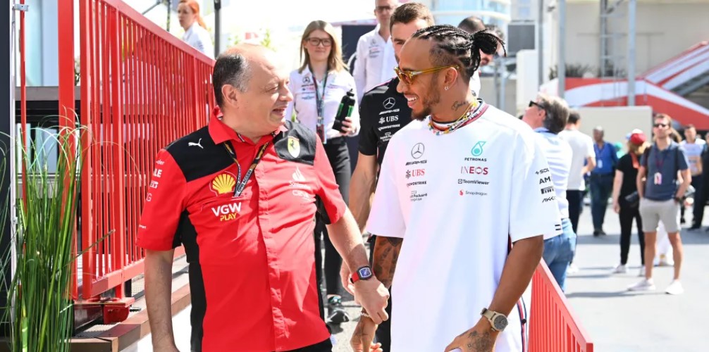 Hamilton “nikad” nije dobio ponudu od Ferrarija, ali je bilo “nekih razgovora”