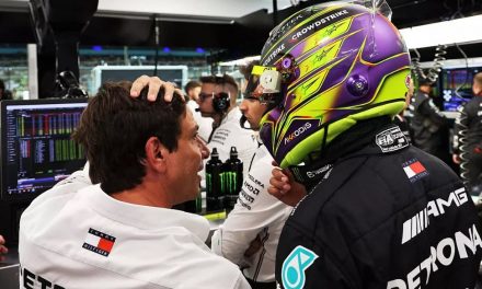 Ostao sam u Mercedesu da pobijedim Red Bull sa Hamiltonom — Wolff