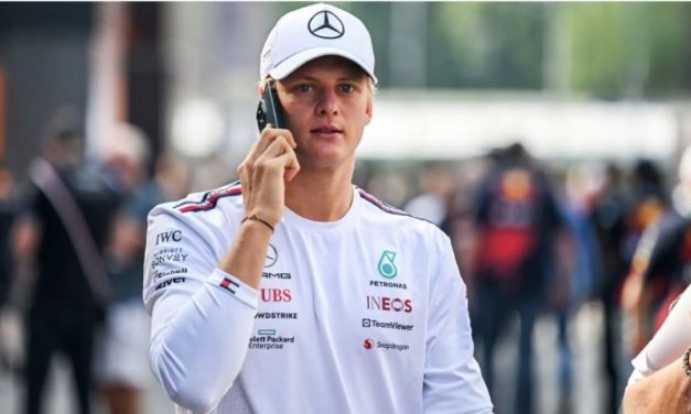 Vrata za Micka u F1 su još uvijek otvorena — Hakkinen