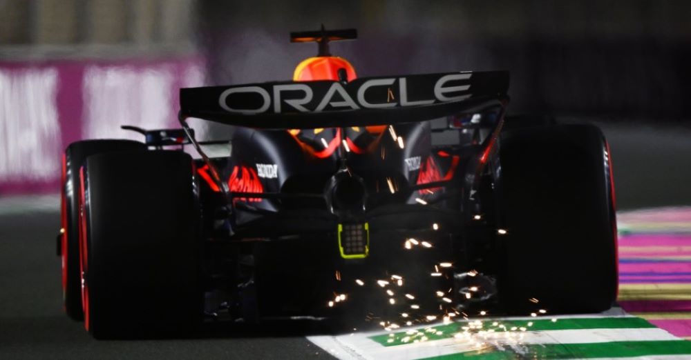 Hill: Red Bull se ne može boriti za titulu ‘jednom nogom’