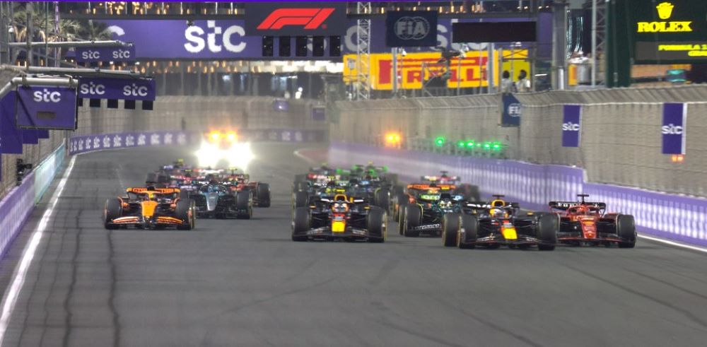 Treptajuće svjetlo omelo prijevremeni start — Norris