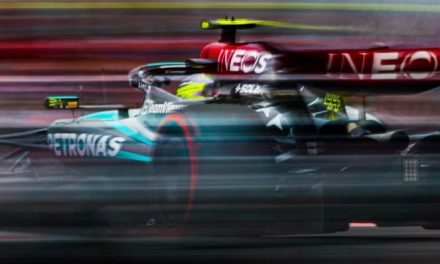 Mercedesova analiza VN Japana: Oštećenje krila usporilo Hamiltona