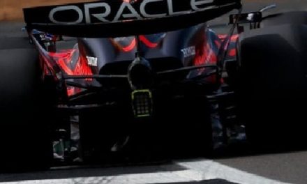 Oštećena podnica koštala Maxa 100 bodova downforcea