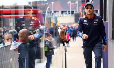 Perez kreće iz boksa u utrku za VN Velike Britanije zbog promjene motora