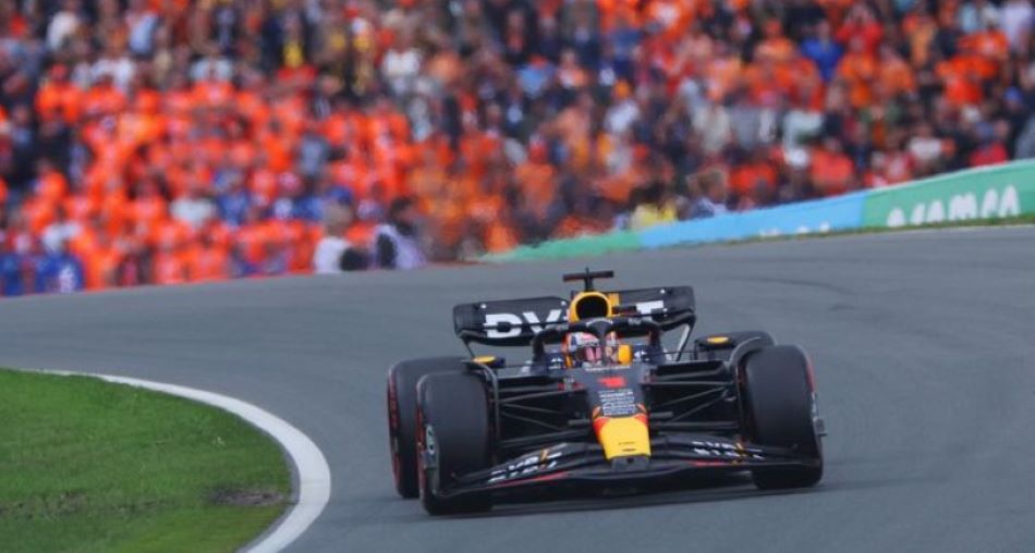 Inžinjeri istražuju podatke 144 kruga podijeljenih specifikacija RB20 — Horner