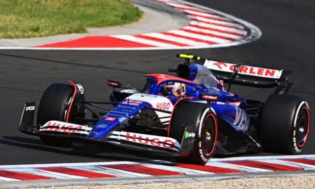 VCARB02 neće imati poklopac motora sa ispušnim cijevima kao RB20