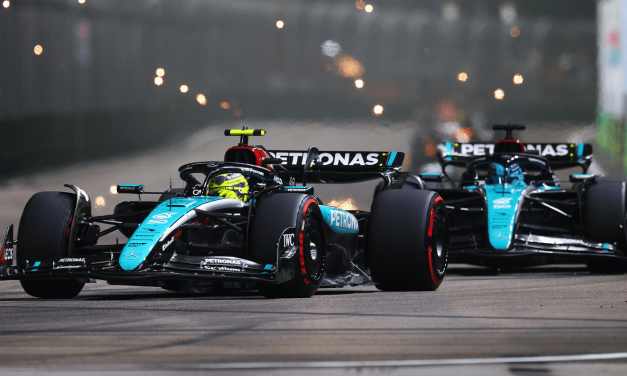 Hamilton ljut na Mercedes što mu je „uništio utrku“ soft gumama