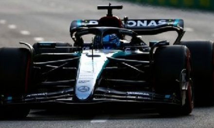 Mercedes smatra da je Albonov problem rezultat loših kvalifikacija, a ne promjena podnice