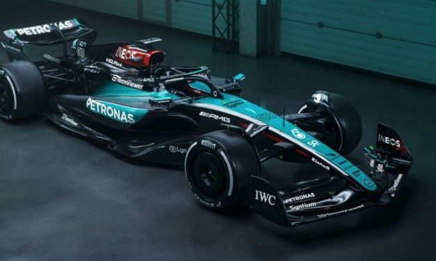 Mercedes otkrio specijalni zeleno-crni livery za VN Singapura