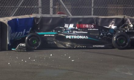 Mercedes zaustavio razvoj W15 jer štete od sudara utiču na budžet