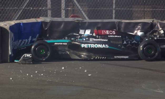 Mercedes zaustavio razvoj W15 jer štete od sudara utiču na budžet