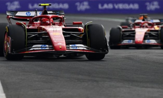 Nesportsko ponašanje vozača sa plavim zastavama koštalo Ferrari 1-2