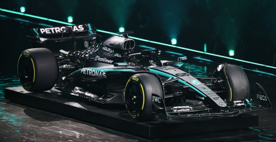 Mercedes se vratio crnoj livreji za 2025