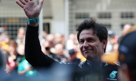 Wolff ne bi oklijevao zamijeniti Russella s Maxom, ali se povlači Silverstone i Aston