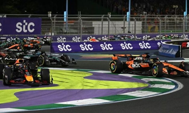 Ecclestone: Zašto Max nije odmah vratio poziciju?