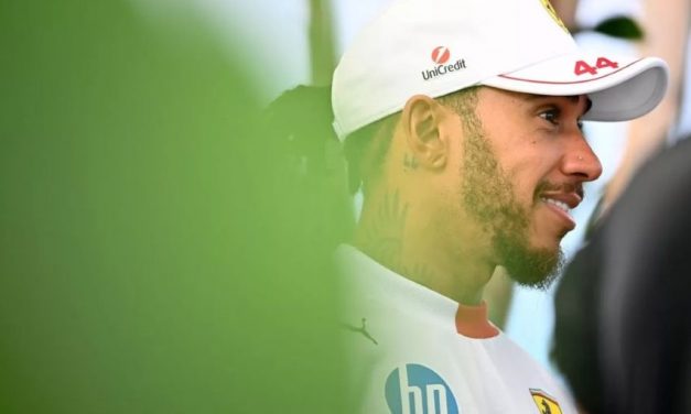 Hamilton: Važno je zamoliti navijače za strpljenje