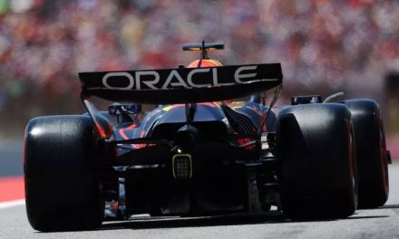 Zašto je Red Bull tražio propuštanje i stavljanje Maxa na hard gume