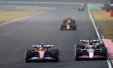 Schumacher: Ferrari bi trebao isplatiti Hamiltona i dovesti Bearmana