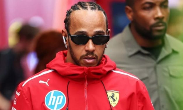 Hamilton: Sudije su “potpuna šala”