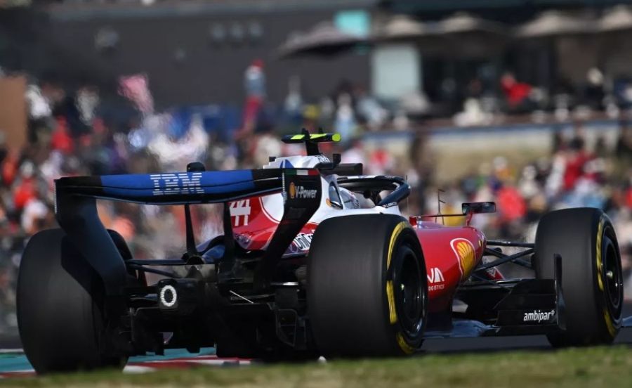 Hamilton: Imamo još performansi u bolidu