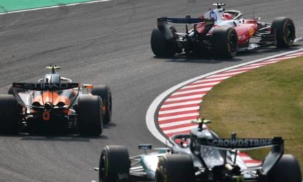 Brundle upozorava: Ferrari dolazi i prijeti Mercedesu u borbi za naslov