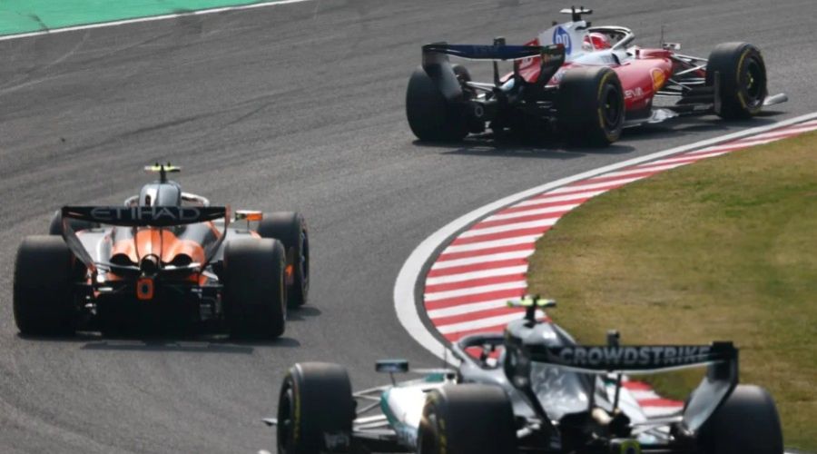 Brundle upozorava: Ferrari dolazi i prijeti Mercedesu u borbi za naslov