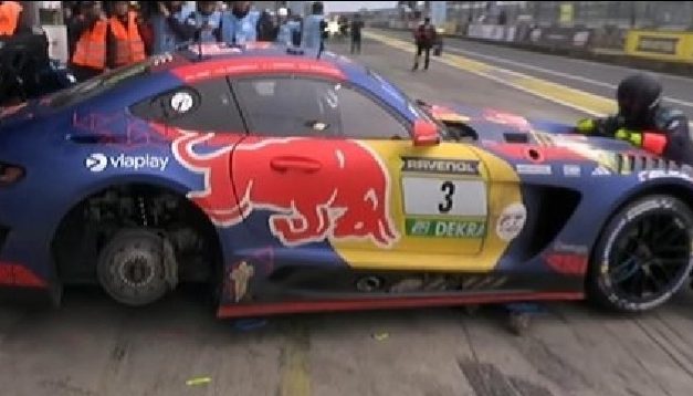 Drama za Verstappena: Mercedes završio u garaži dok je vodio Nurburgring 24H