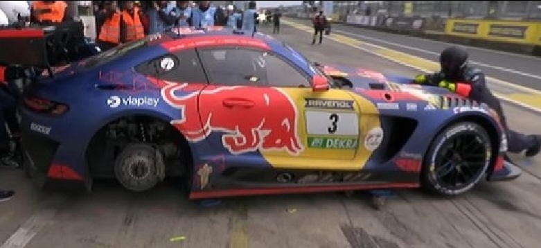 Drama za Verstappena: Mercedes završio u garaži dok je vodio Nurburgring 24H
