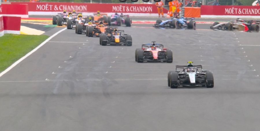 Kimijeva pobjeda, Hamiltonova tvrdnja za pobjedu, Russellovi problemi, kažnjeni Ferrari — Rezime dana
